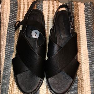 Black Chunky sandals 💀❤️